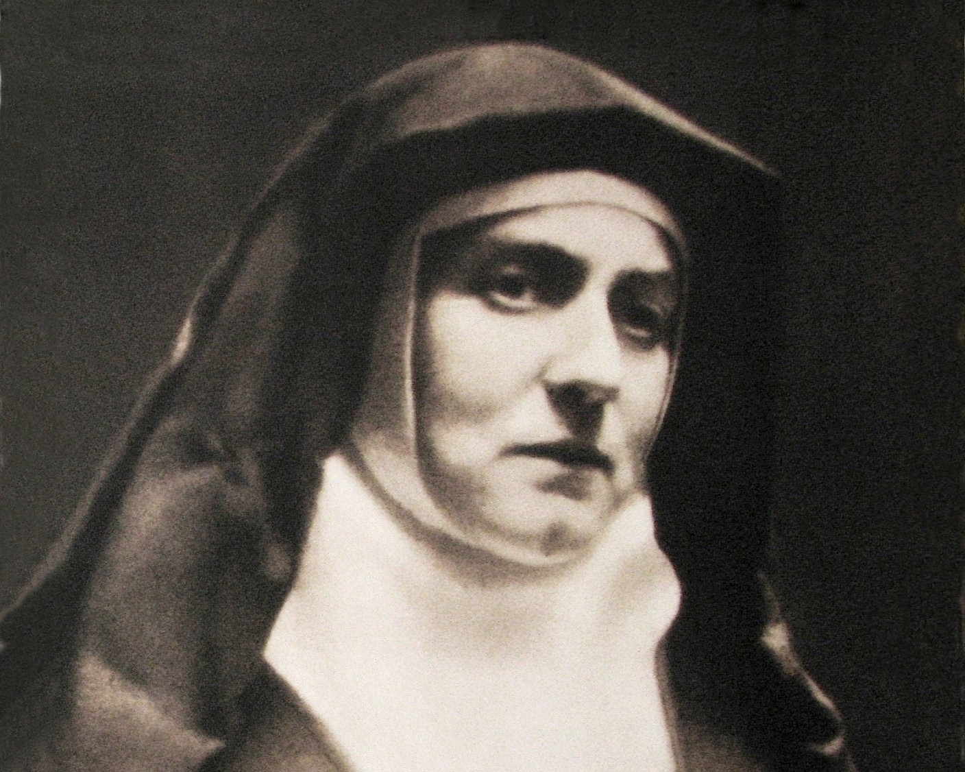 Edith Stein blev ph.d. i filosofi med en afhandling om empati i 1916 og blev herefter assistent for Edmund Husserl. Senere levede hun et kontemplativt liv som karmeliternonne indtil sin død i Auschwitz i 1942.