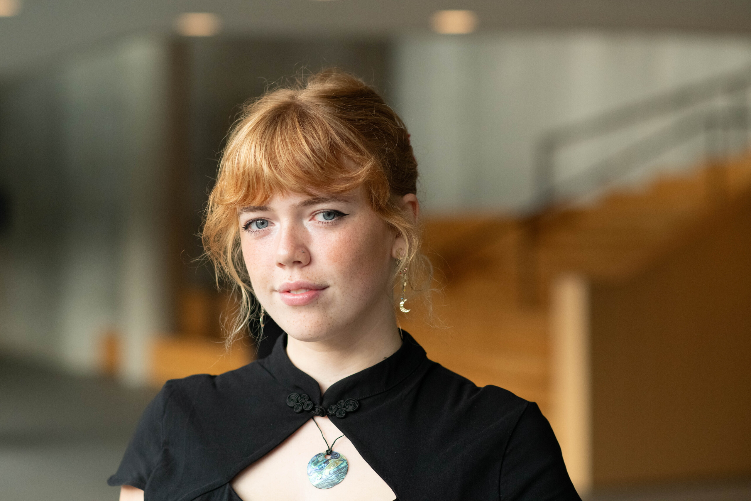 »Studiestarten var ret overvældende. Ligesom mange andre tror jeg, at jeg brugte en del energi på at overveje og overtænke, hvem jeg skulle være på mit nye studie. Den sjove? Smarte? Søde?,« siger Ella Olympia Placing, der netop er startet på Medicin.