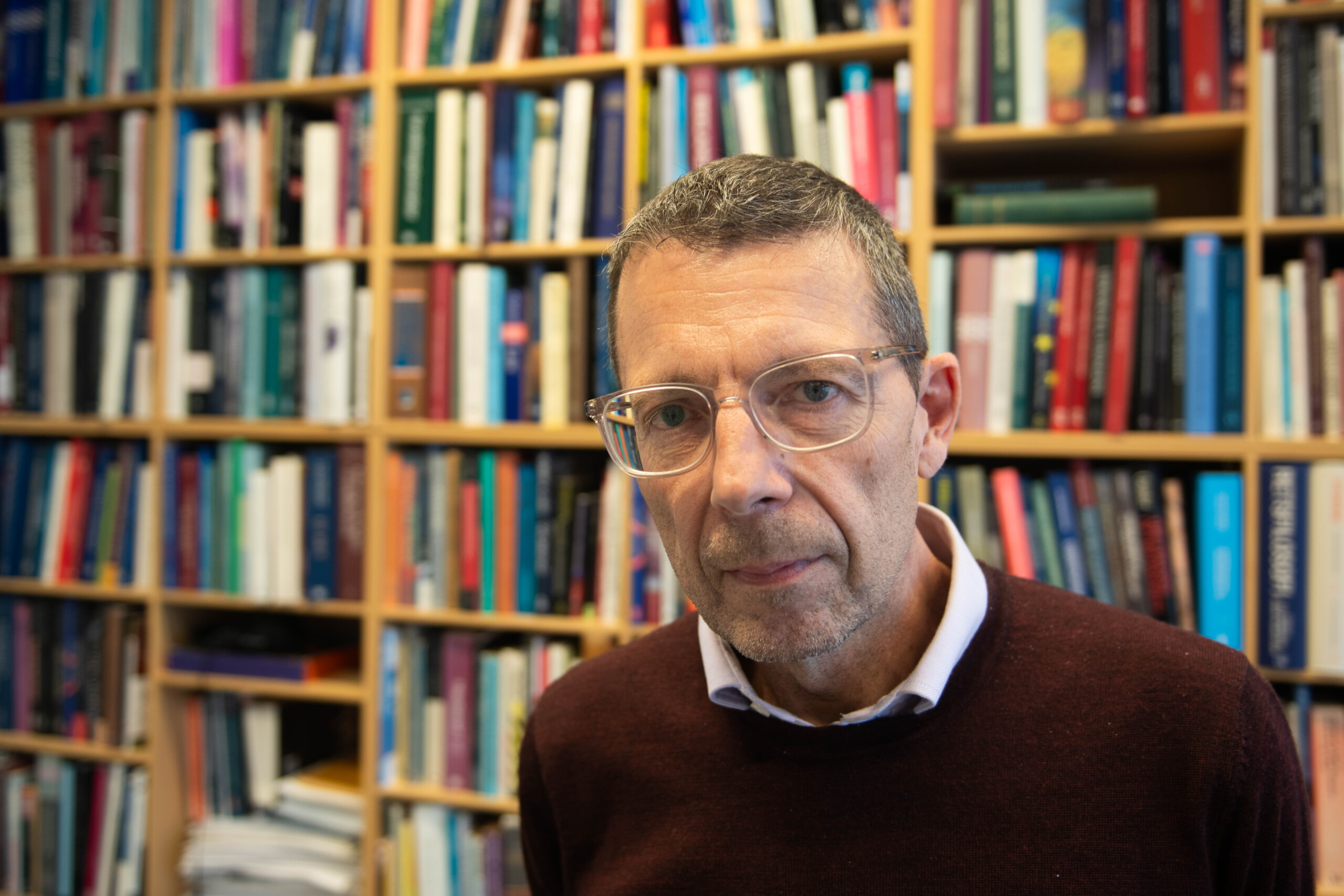 »Spild af penge, for at sige det ligeud,« kalder Henrik Palmer Olsen, professor ved Det Juridiske Fakultet på KU, om de tilfælde, hvor myndigheder investerer i AI-systemer uden først at afklare, om de lovligt kan tages i brug.
